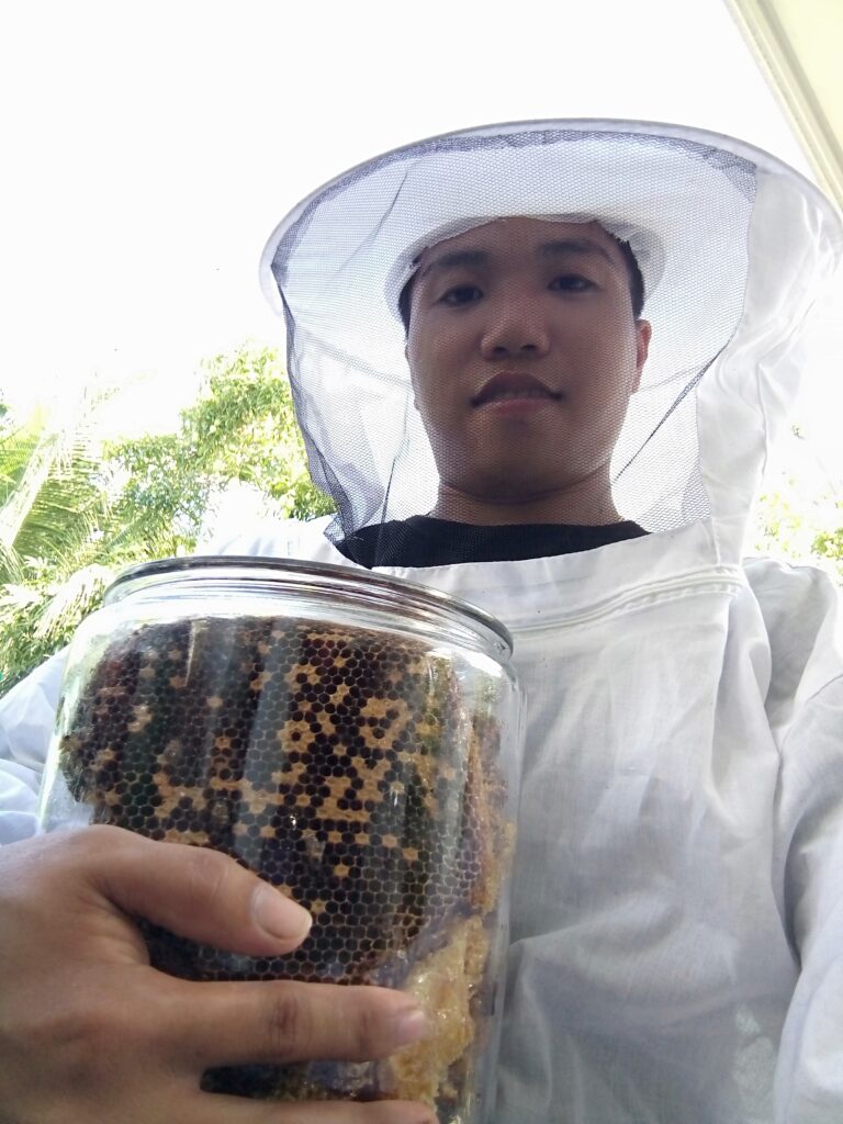 This first harvest of Kalipay Honey is a testament to this commitment